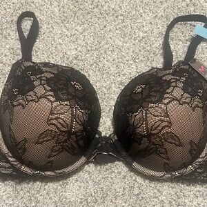 NWT Maidenform Black and Tan Lace Plunge Push-up Bra